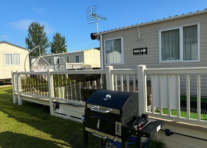 Hot Tub Retreat At Tattershall Lakes
